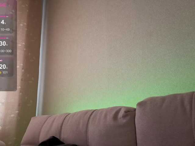 lololozhechka live cam on BongaCams