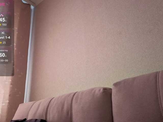 lololozhechka live cam on BongaCams