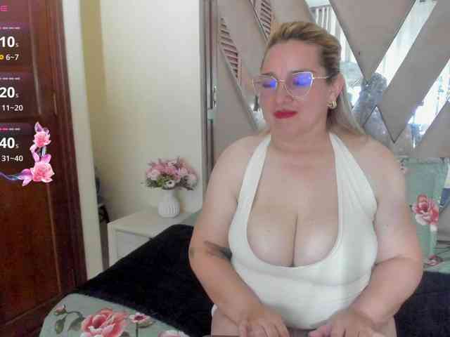 agata-ruizz webcam