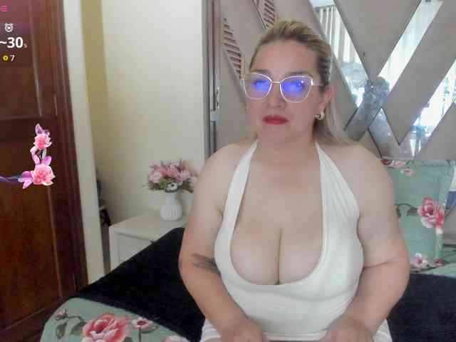 agata-ruizz webcam