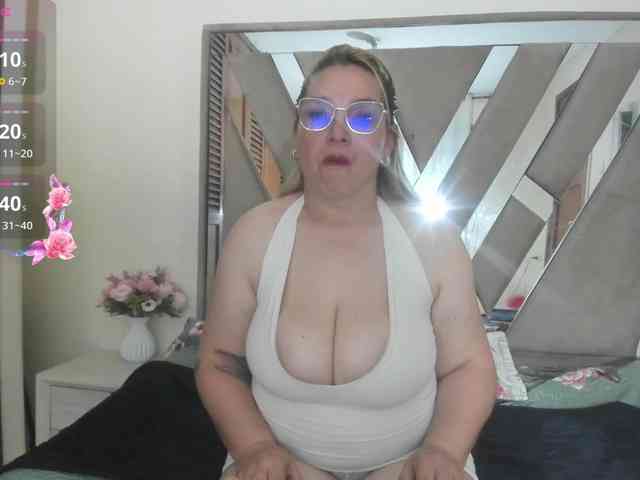 agata-ruizz webcam