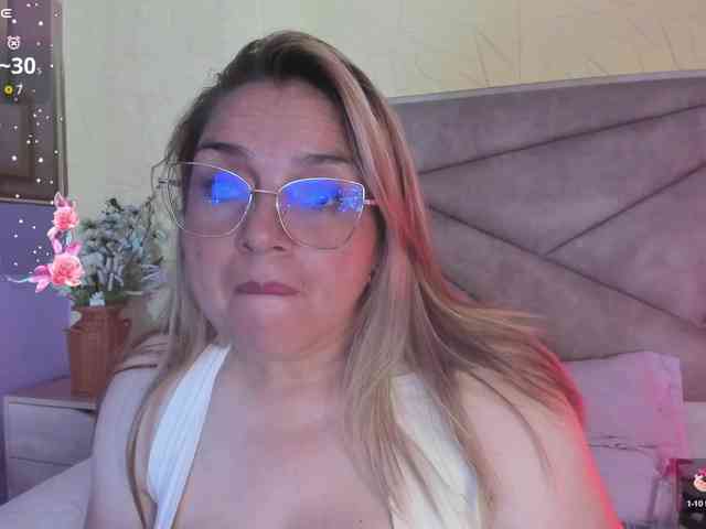 agata-ruizz webcam