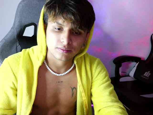 dannyfans Live Webcam on BongaCams