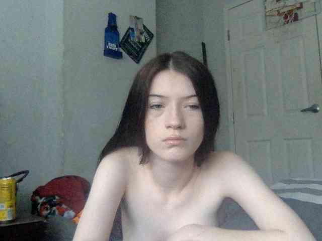 Munchkinbaby18 webcam