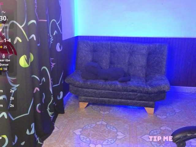 LiaVarel live webcam show