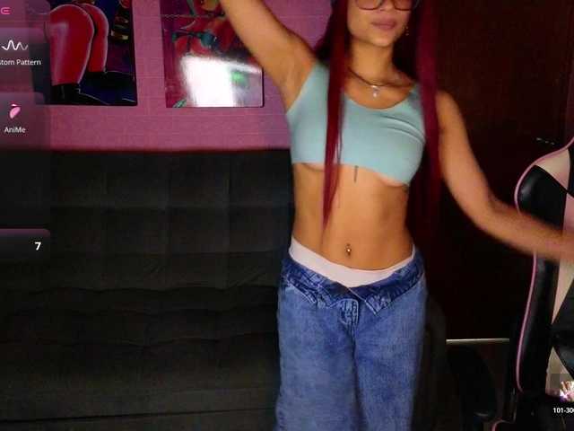 LiaVarel live cam on BongaCams