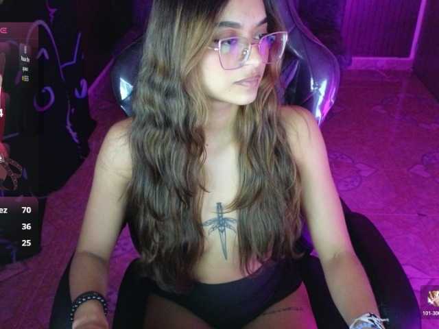 LiaVarel live cam