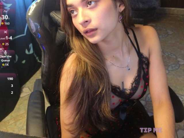 LiaVarel live webcam show