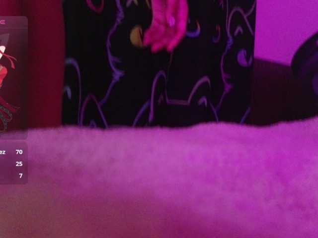 LiaVarel live cam