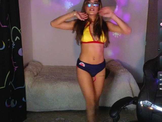 LiaVarel live cam on BongaCams