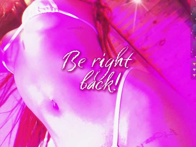 LiaVarel live cam on BongaCams