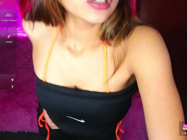 LiaVarel live cam on BongaCams
