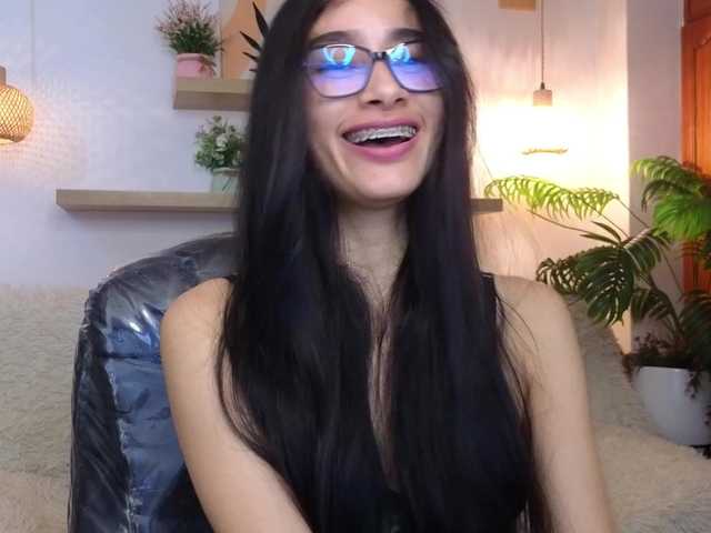LiaVarel live cam on BongaCams