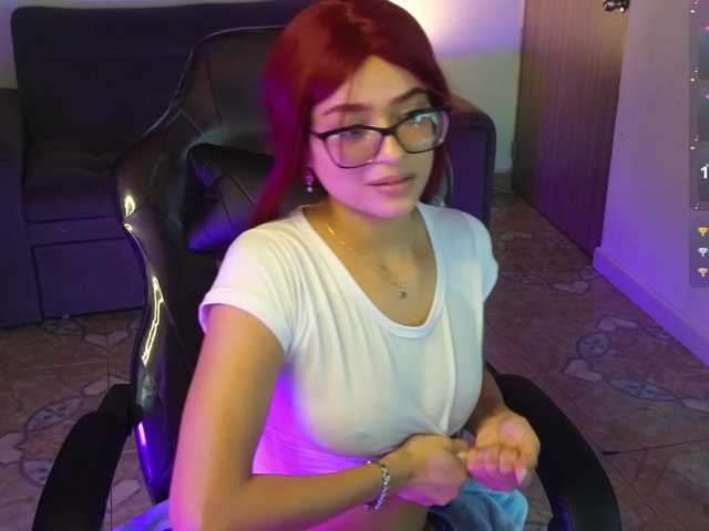 LiaVarel live cam on BongaCams