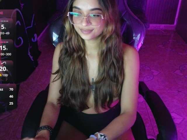 LiaVarel live cam