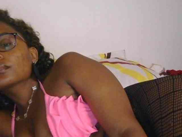 sassyangels's live room