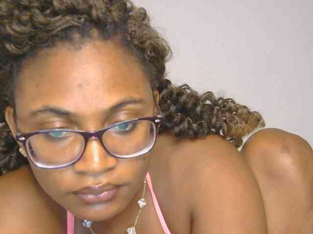 sassyangels's live room