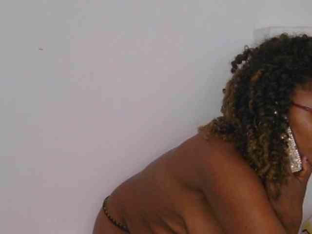 SassyAngels webcam