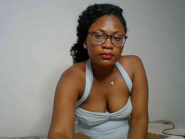 sassyangels's live room
