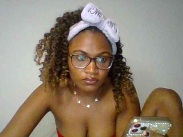 sassyangels's live room