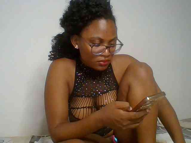 sassyangels's live room