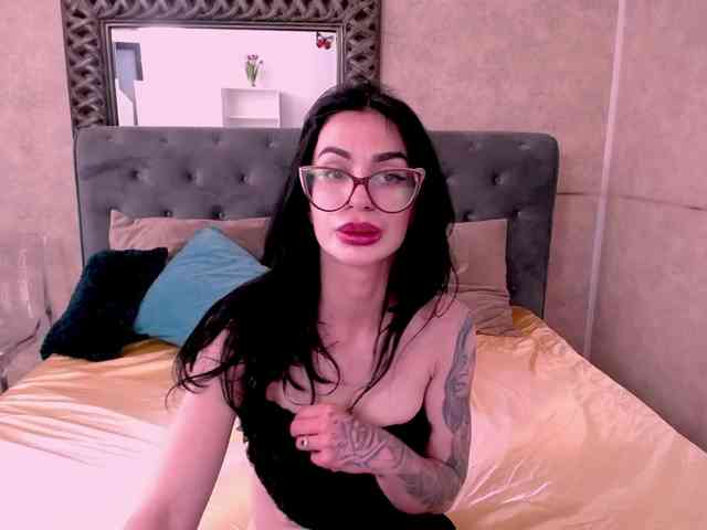 RaniaVibeXX webcam
