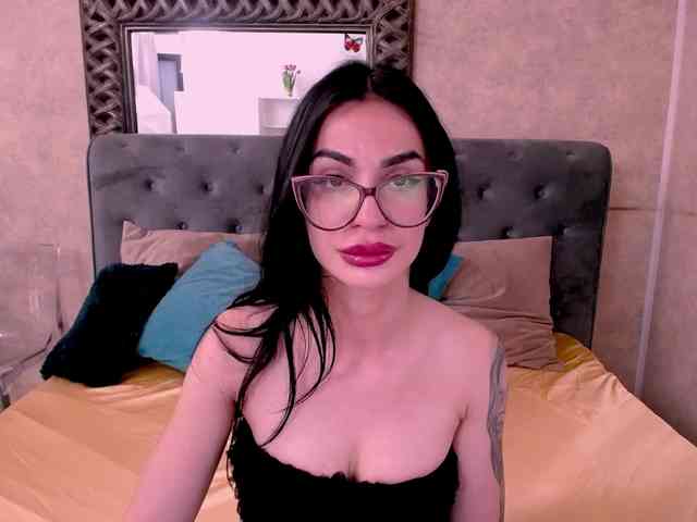 RaniaVibeXX webcam