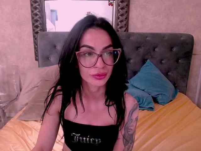 RaniaVibeXX webcam