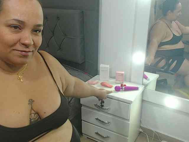 StarlettConnor webcam