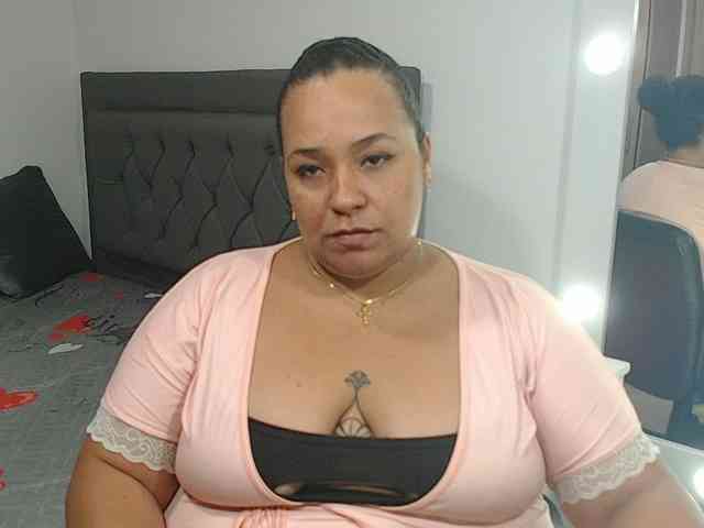 StarlettConnor webcam