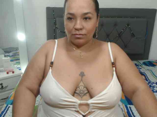 StarlettConnor webcam