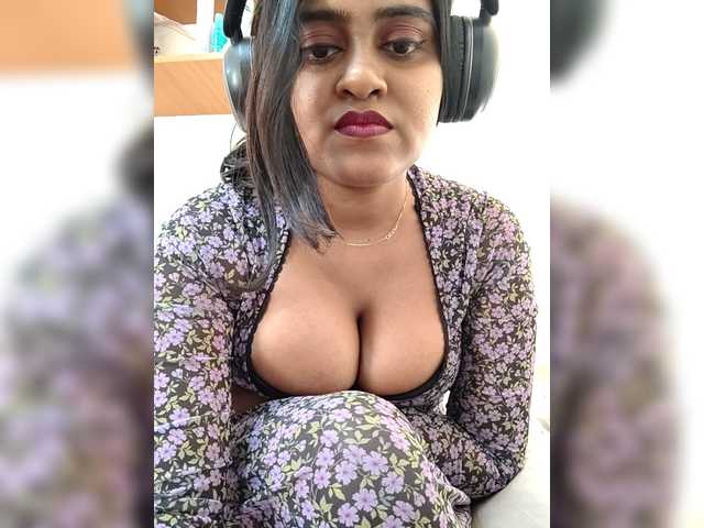 Profile and Statistics for Liyakiss on BongaCams