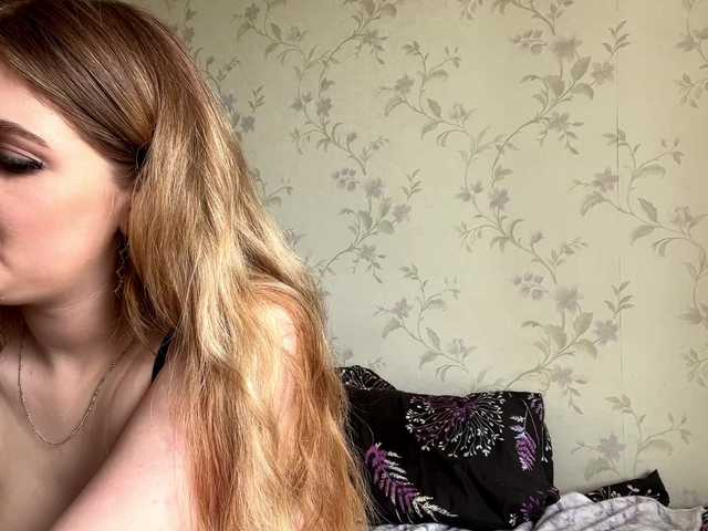 le modèle LapfulFluffX est en webcam porno dans un show sur le site bongacams, il possède les tags suivants: White/Caucasian,Blonde,Shaved