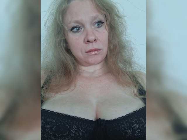 Anna303a live cam on BongaCams