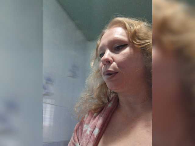 Anna303a live cam on BongaCams