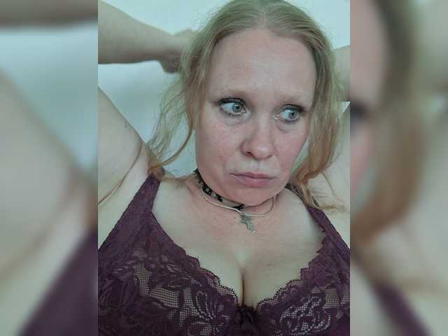 Anna303a live cam on UnifiedCams