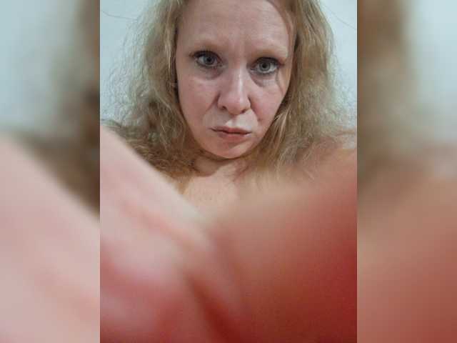 Anna303a live cam on BongaCams
