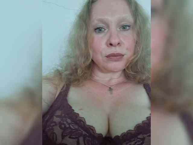 Anna030a's cam show statistics and live stream
