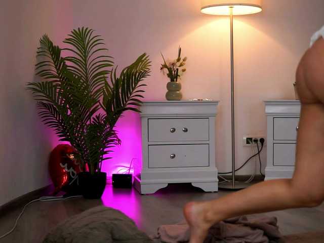Sex chat gratuit in direct cu AryaBlackSwan pe BongaCams