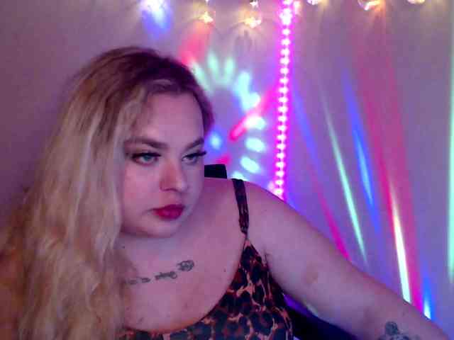 sweetvlada13 Live Webcam on BongaCams