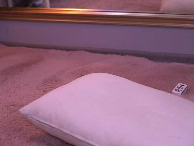  MilaKade chat room