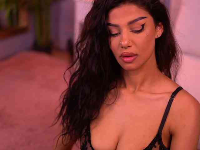 MilaKade Live Webcam on BongaCams