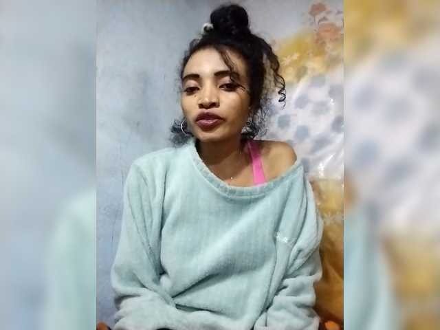 Shanya12 live cam on BongaCams