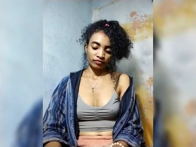 Shanya12 live cam on BongaCams