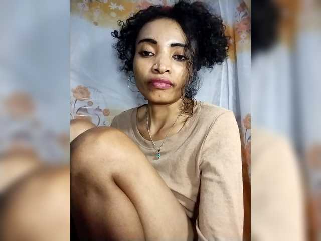 Shanya12 live cam on BongaCams