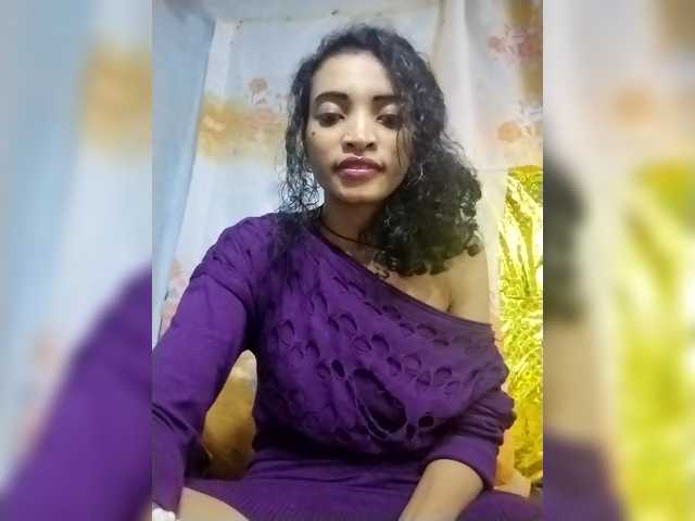Shanya12 live cam on BongaCams