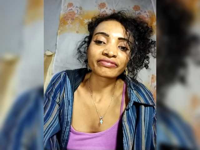 Shanya12 live cam on BongaCams