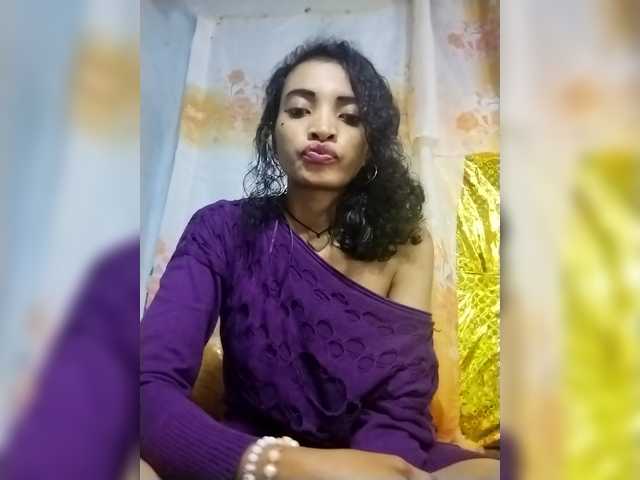 Shanya12 live cam on BongaCams
