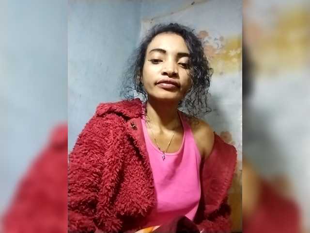 Shanya12 live cam on BongaCams