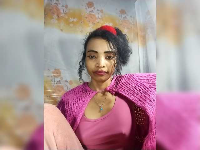 Shanya12 live cam on BongaCams